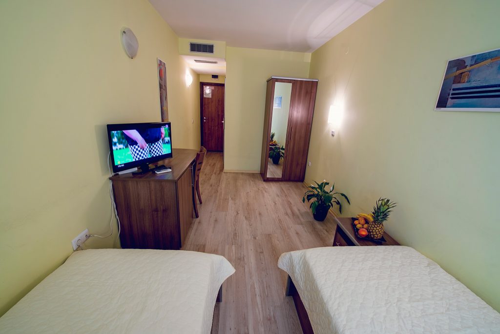 Double room with two separate beds – Hotel Gran Ivan, Varna (4)